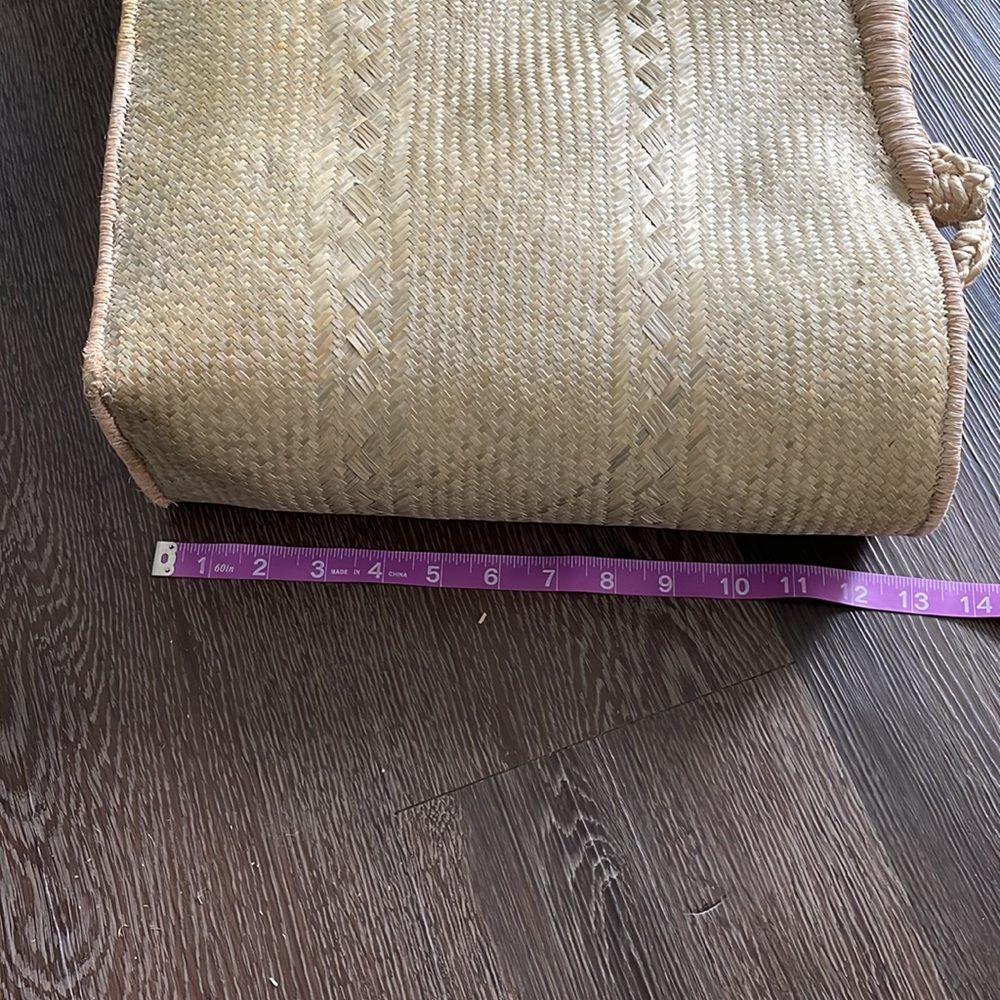 🏯Handmade Ten Thousand Villages straw weaved Tote natural sold out - Picture 13 of 14